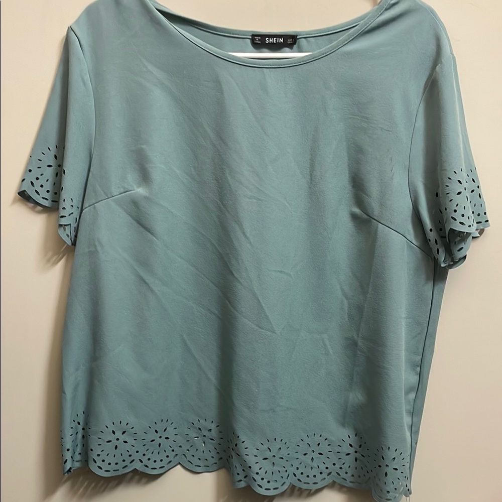 SHEIN Green Boxy Short Sleeve Blouse with Relaxed Fit
